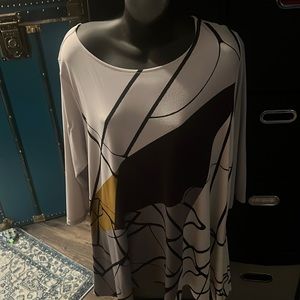 ALFANI Everyone needs a Colorful Beautiful top